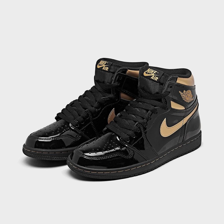 Air Jordan 1,Black,Metallic Go 超奢华质感!等了小半年的黑金 AJ1 美图曝光,本月发售! Air Jordan 1,Black,Metallic Go 超奢华质感!等了小半年的黑金 AJ1 美图曝光,本月发售!