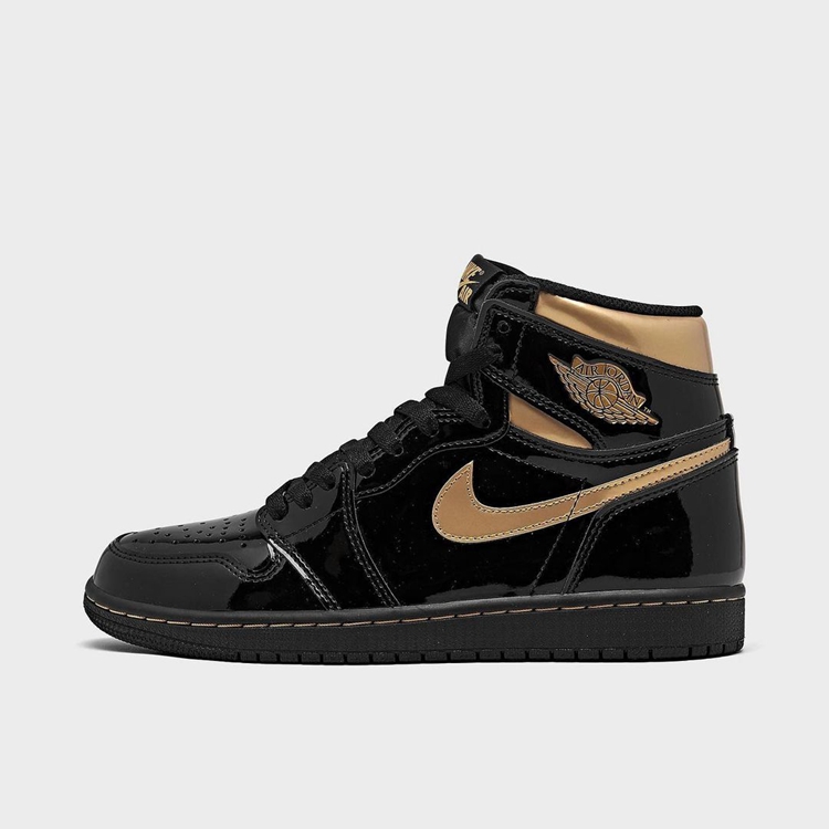 Air Jordan 1,Black,Metallic Go 超奢华质感!等了小半年的黑金 AJ1 美图曝光,本月发售! Air Jordan 1,Black,Metallic Go 超奢华质感!等了小半年的黑金 AJ1 美图曝光,本月发售!