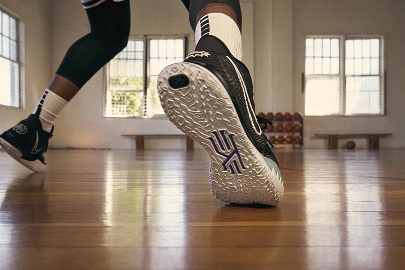 Nike,Kyrie 7 EP,CQ9327-002 经典黑白配色!欧文 Kyrie 7 刚刚上架! Nike,Kyrie 7 EP,CQ9327-002 经典黑白配色!欧文 Kyrie 7 刚刚上架!