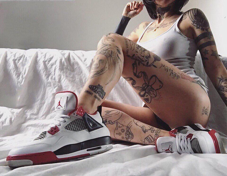 球鞋文身,Nike,Air Jordan 女鞋头为得到「天价狠鞋」付出惨痛代价!但每双都独一无二! 球鞋文身,Nike,Air Jordan 女鞋头为得到「天价狠鞋」付出惨痛代价!但每双都独一无二!
