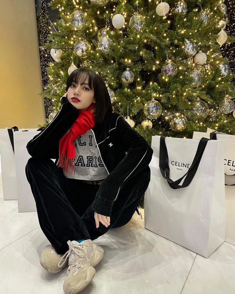 明星球鞋 Lisa、杨超越隔空 PK?!两位球鞋女神你更爱谁! 明星球鞋 Lisa、杨超越隔空 PK?!两位球鞋女神你更爱谁!