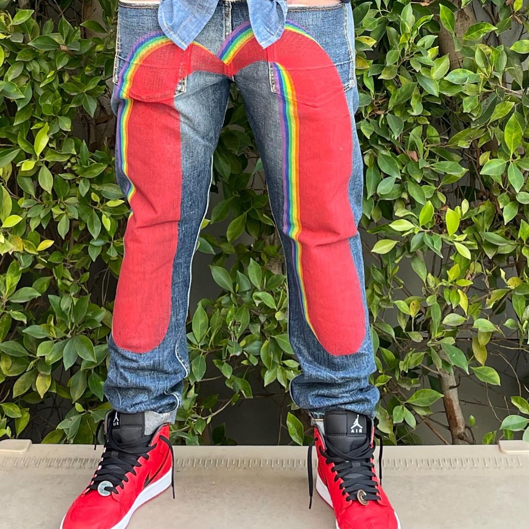 冠希,AJ1,Air Jordan 1 冠希上脚红丝绸 AJ1!原来是为了搭配这身限定单品! 冠希,AJ1,Air Jordan 1 冠希上脚红丝绸 AJ1!原来是为了搭配这身限定单品!
