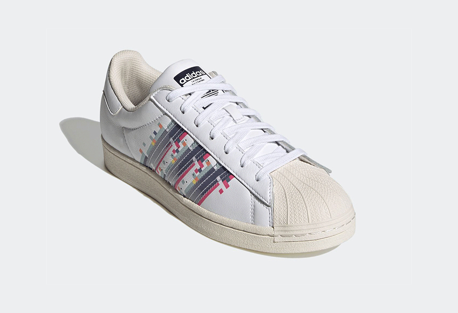 Superstar,adidas,H05143 已于近期发售 赛博朋克风格!全新 Superstar 贝壳头现已发售! Superstar,adidas,H05143 已于近期发售 赛博朋克风格!全新 Superstar 贝壳头现已发售!