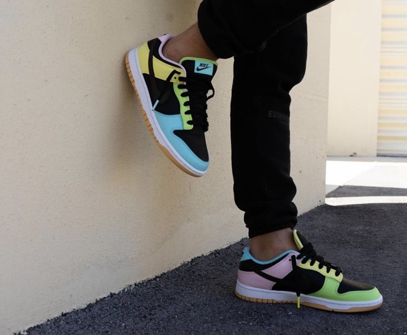 Nike 糖果色鸳鸯!黑色 Nike Dunk Low “Free 99” 上脚图释出! Nike 糖果色鸳鸯!黑色 Nike Dunk Low “Free 99” 上脚图释出!