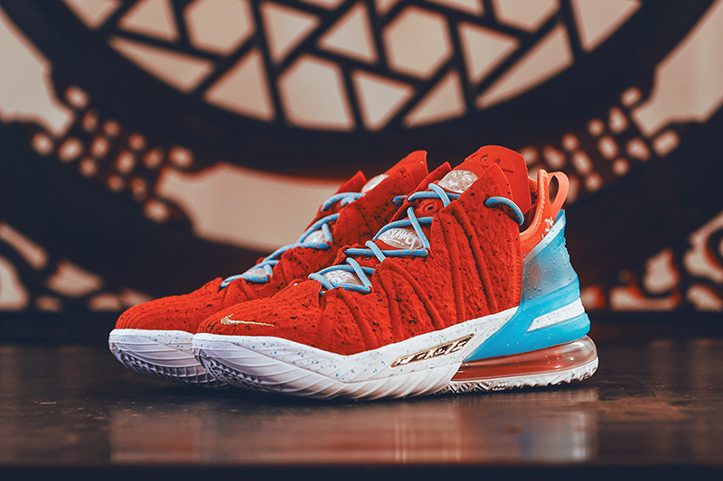 400ml,Nike LeBron 18 Nike 保密程度极高的「神秘新鞋」终于解禁!还有特殊彩蛋曝光! 400ml,Nike LeBron 18 Nike 保密程度极高的「神秘新鞋」终于解禁!还有特殊彩蛋曝光!