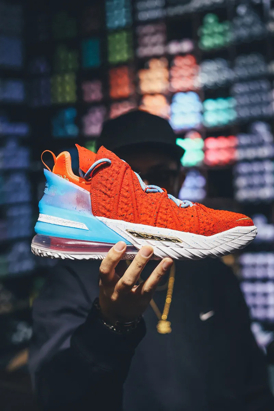 400ml,Nike LeBron 18 Nike 保密程度极高的「神秘新鞋」终于解禁!还有特殊彩蛋曝光! 400ml,Nike LeBron 18 Nike 保密程度极高的「神秘新鞋」终于解禁!还有特殊彩蛋曝光!