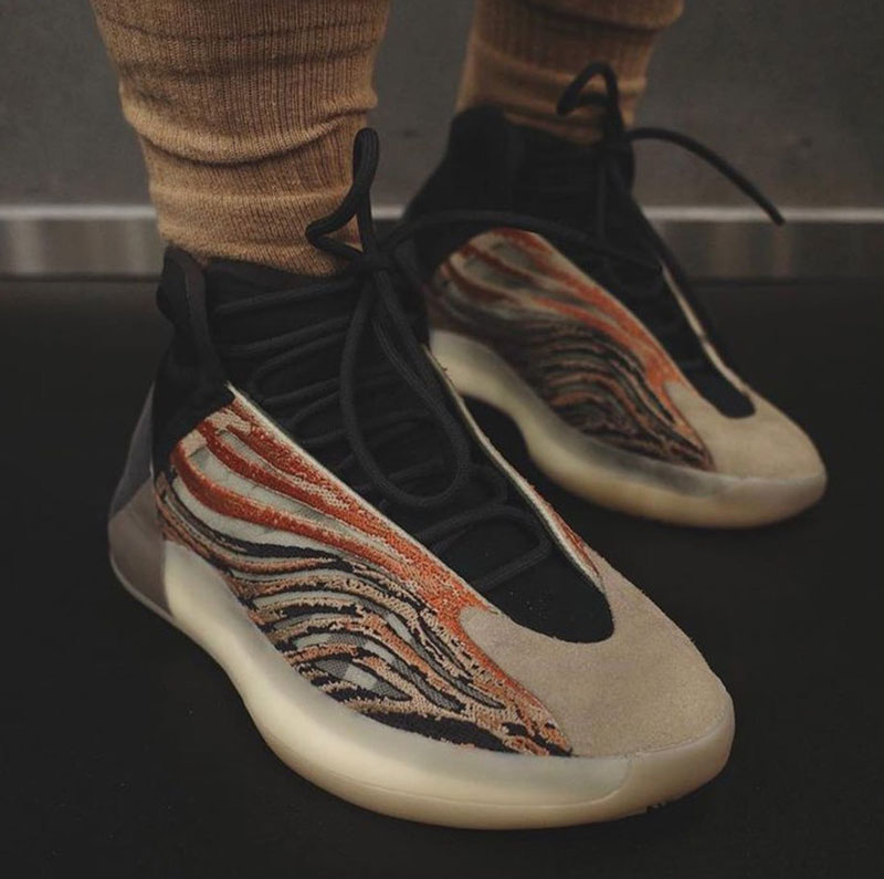 adidas,Yeezy,Quantum,Flaora 「血渍」造型太吸睛!全新 Yeezy Quantum 你打几分? adidas,Yeezy,Quantum,Flaora 「血渍」造型太吸睛!全新 Yeezy Quantum 你打几分?