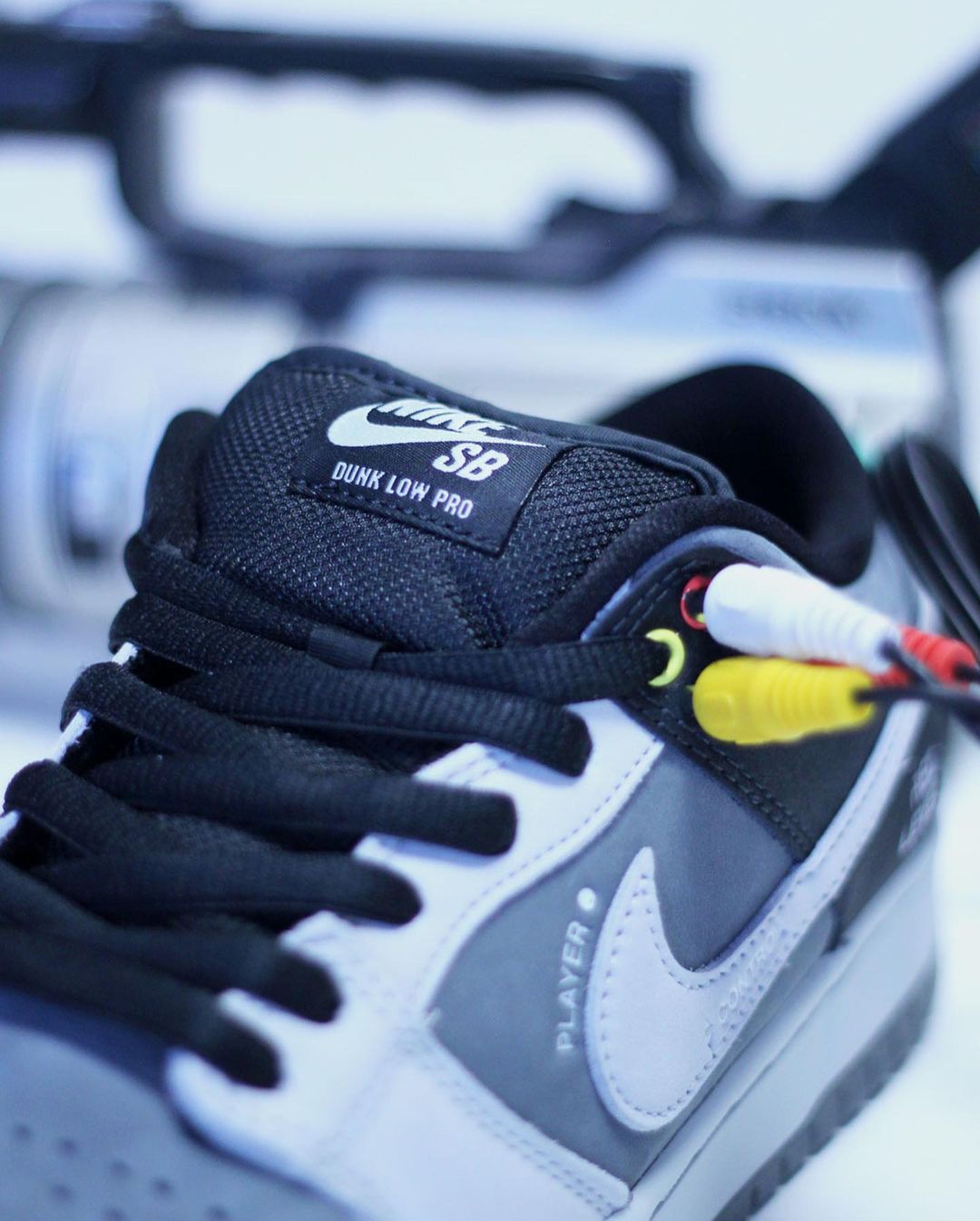 Nike SB,Dunk Low,VX1000 Camcor 市价 1W+!索尼「摄像机」Dunk SB 最新实物美图曝光! Nike SB,Dunk Low,VX1000 Camcor 市价 1W+!索尼「摄像机」Dunk SB 最新实物美图曝光!