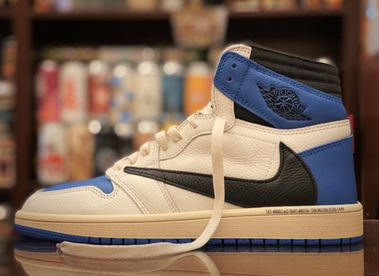 AJ1,fragment Design,Travis Sco 「闪电倒钩 AJ1」确认发售!又一双鞋王诞生了! AJ1,fragment Design,Travis Sco 「闪电倒钩 AJ1」确认发售!又一双鞋王诞生了!