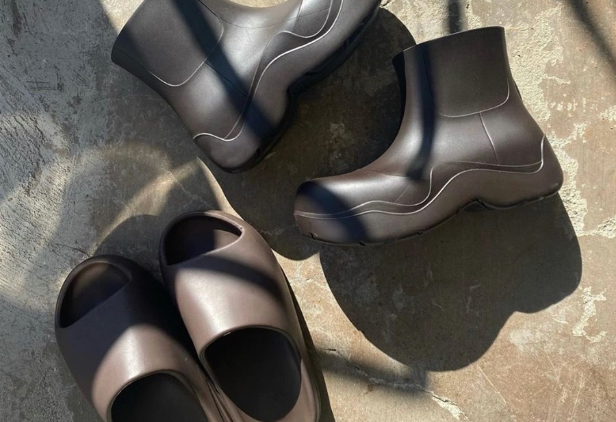 Yeezy,Yeezy Slide Soot 侃爷又玩新操作!Yeezy 雨鞋曝光!这次能火吗? Yeezy,Yeezy Slide Soot 侃爷又玩新操作!Yeezy 雨鞋曝光!这次能火吗?