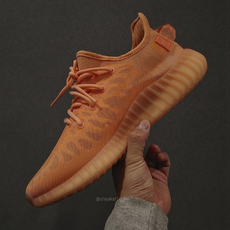 adidas,Yeezy Boost 350 v2,Mono 看上去还不赖!「全透火山橙」Yeezy 350 v2 实物曝光! adidas,Yeezy Boost 350 v2,Mono 看上去还不赖!「全透火山橙」Yeezy 350 v2 实物曝光!