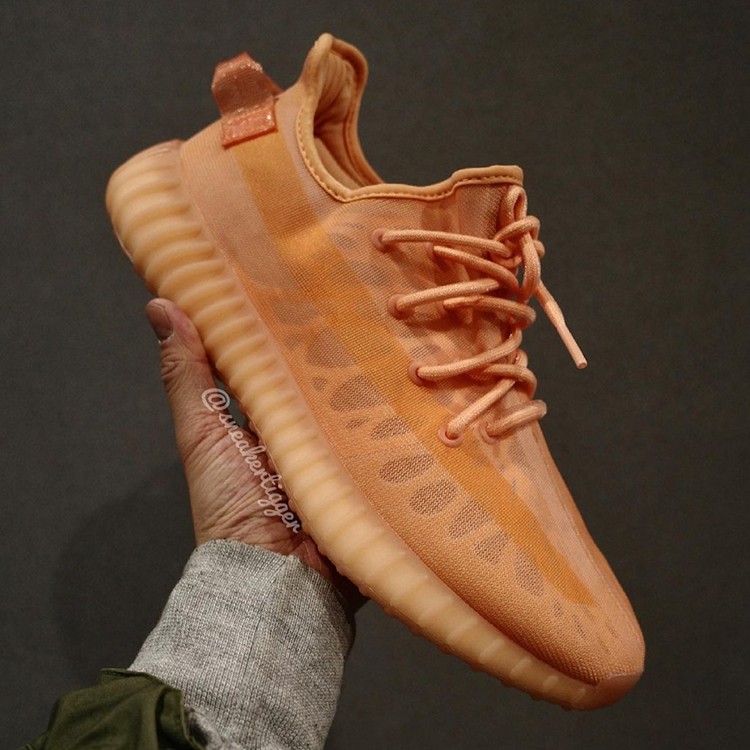 adidas,Yeezy Boost 350 v2,Mono 看上去还不赖!「全透火山橙」Yeezy 350 v2 实物曝光! adidas,Yeezy Boost 350 v2,Mono 看上去还不赖!「全透火山橙」Yeezy 350 v2 实物曝光!