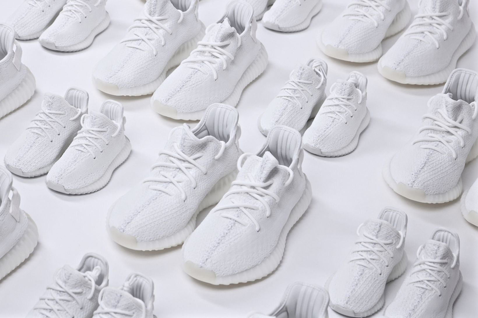 Yeezy,350 V2,Light 「纯白 2.0」 Yeezy 实物首次曝光!鞋面暗藏变色效果! Yeezy,350 V2,Light 「纯白 2.0」 Yeezy 实物首次曝光!鞋面暗藏变色效果!