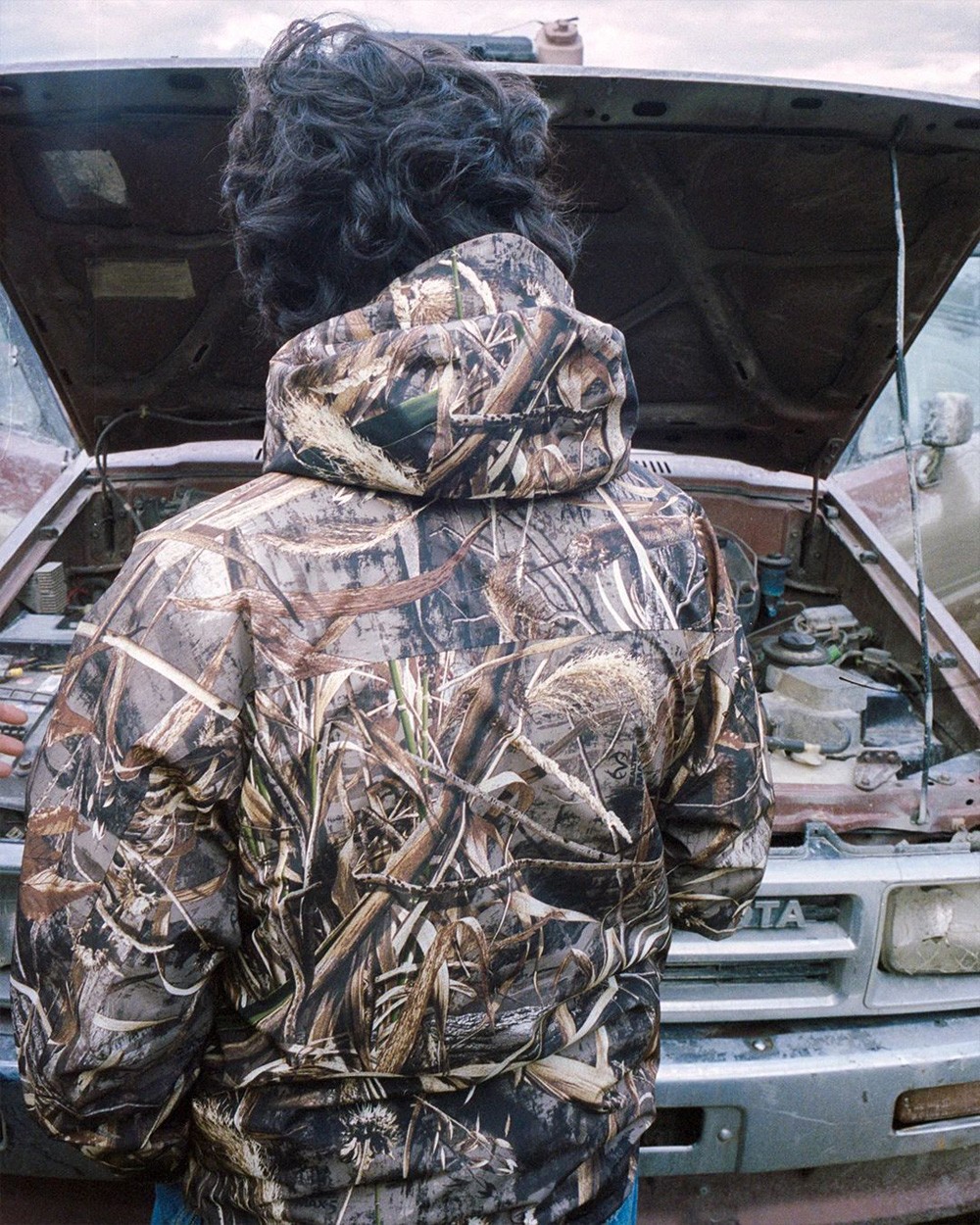 Stüssy,GORE-TEX®,发售 Stüssy 全新联名现已发售!枯叶冲锋衣太帅了! Stüssy,GORE-TEX®,发售 Stüssy 全新联名现已发售!枯叶冲锋衣太帅了!