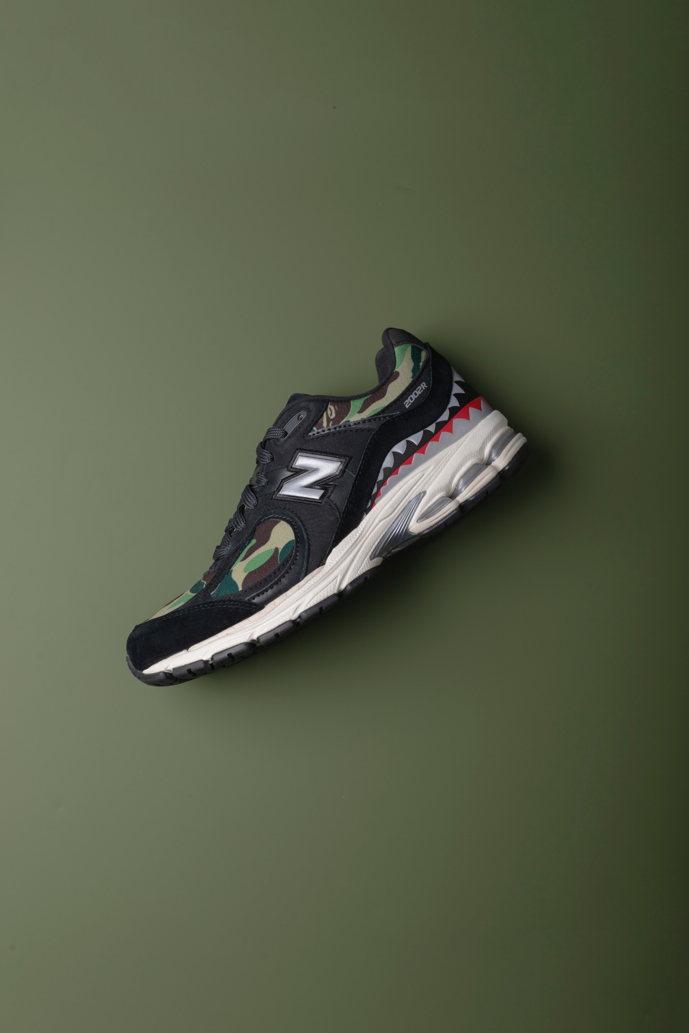 2002R,New Balance,BAPE 市价小 2 千!今年最「凶」的 New Balance 联名鞋刚刚发售! 2002R,New Balance,BAPE 市价小 2 千!今年最「凶」的 New Balance 联名鞋刚刚发售!