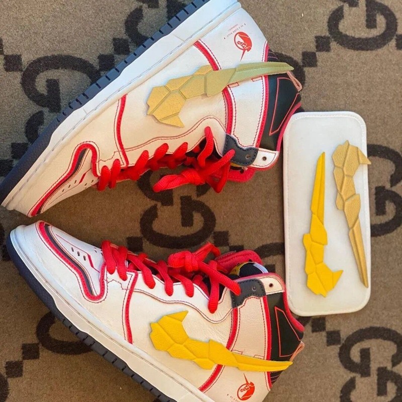 Nike,Dunk High 疑似「高达」联名!两款全新 Dunk SB High 实物图曝光! Nike,Dunk High 疑似「高达」联名!两款全新 Dunk SB High 实物图曝光!