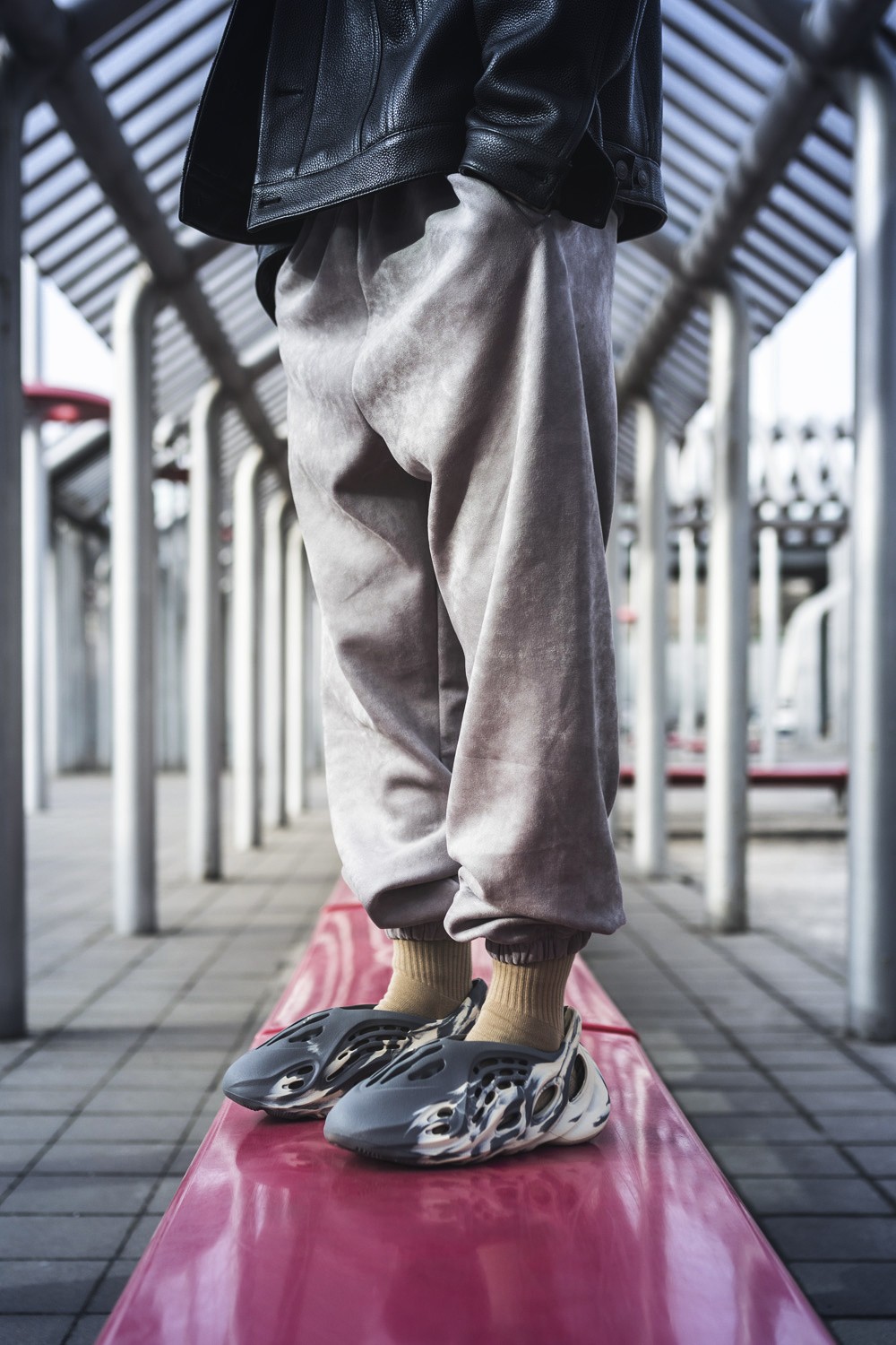 Yeezy,Foam Runner,MX Cream Cla 「奶油黏土」装扮!Yeezy 洞洞鞋新配色曝光! Yeezy,Foam Runner,MX Cream Cla 「奶油黏土」装扮!Yeezy 洞洞鞋新配色曝光!