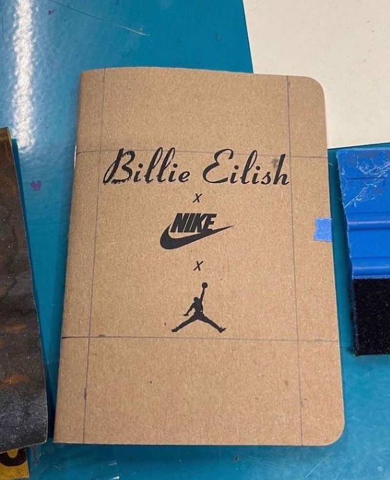 Air Jordan 1 KO,AJ1,明星,Billie 规格难得一见!碧梨 x AJ1 实物曝光!果然是荧光绿! Air Jordan 1 KO,AJ1,明星,Billie 规格难得一见!碧梨 x AJ1 实物曝光!果然是荧光绿!