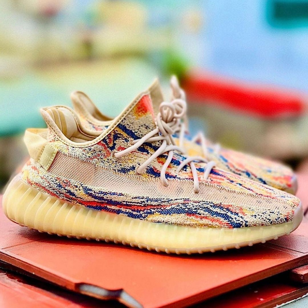 adidas,Yeezy Boost 350 V2,MX O 还有新改动!全新「暴龙兽」Yeezy 350 V2 实物图曝光! adidas,Yeezy Boost 350 V2,MX O 还有新改动!全新「暴龙兽」Yeezy 350 V2 实物图曝光!