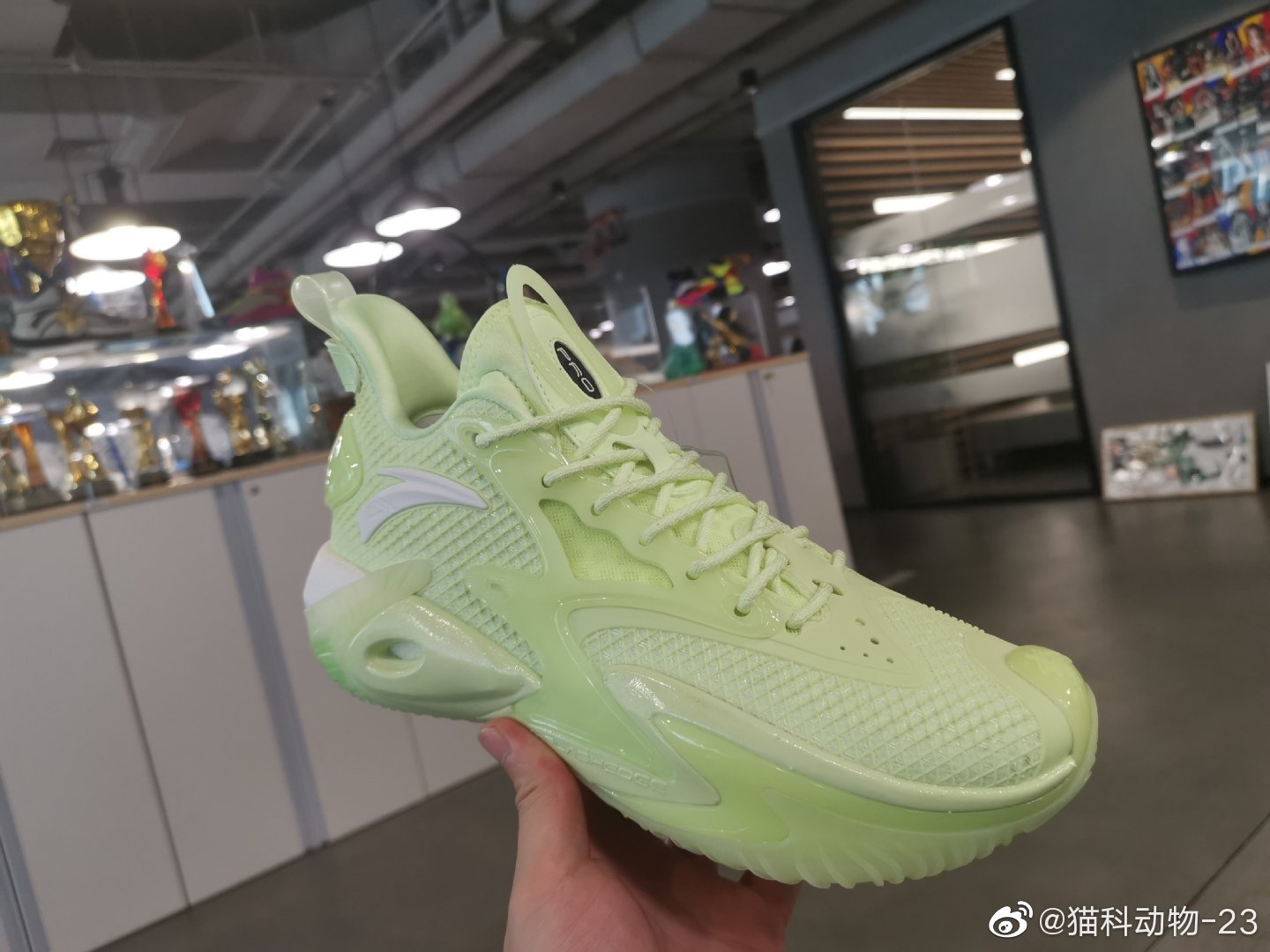 安踏,狂潮 3 这才是安踏真正实力!三重缓震 + 全掌碳板!网友:赶快发! 安踏,狂潮 3 这才是安踏真正实力!三重缓震 + 全掌碳板!网友:赶快发!