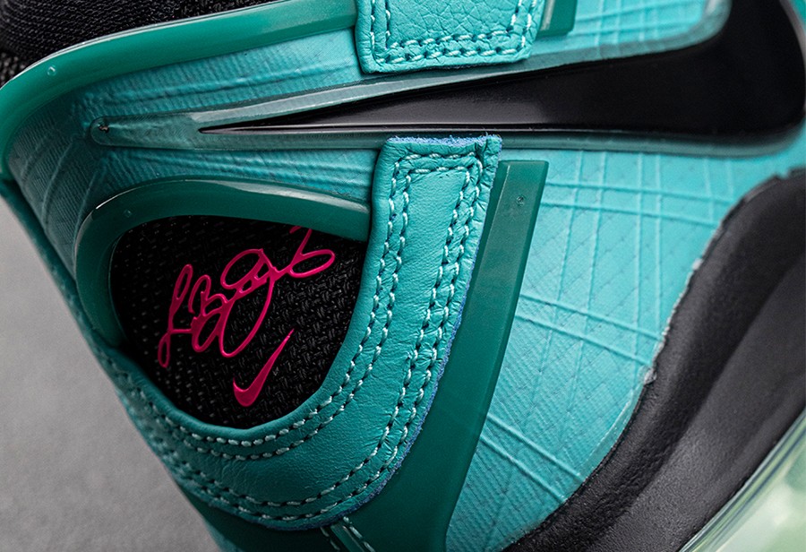 Nike,Lebron 8,South Beach 无数人期待的天价「南海岸」回归!细节质感原汁原味!网友:爷青回! Nike,Lebron 8,South Beach 无数人期待的天价「南海岸」回归!细节质感原汁原味!网友:爷青回!
