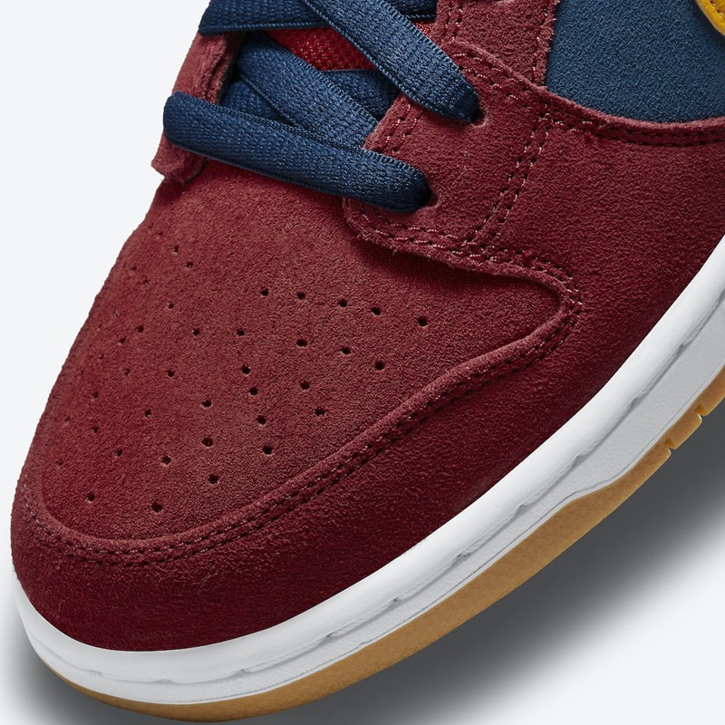 Nike SB Dunk Low,巴萨,巴塞罗那,DJ060 球迷狂喜!巴萨装扮 Dunk SB 本月即将发售! Nike SB Dunk Low,巴萨,巴塞罗那,DJ060 球迷狂喜!巴萨装扮 Dunk SB 本月即将发售!