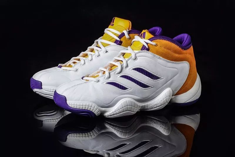 adidas,Kobe 又能买了!科比战靴将再度复刻!最快明年 2 月发售! adidas,Kobe 又能买了!科比战靴将再度复刻!最快明年 2 月发售!