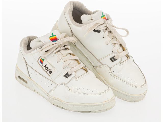 Apple,Reebok,Club C 90 致敬经典!全新客制 Apple x Reebok 图片曝光! Apple,Reebok,Club C 90 致敬经典!全新客制 Apple x Reebok 图片曝光!