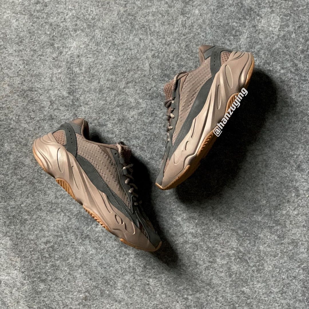 adidas,yeezy 700 V2,Mauve 又出新配色!Yeezy 700 V2 实物图曝光! adidas,yeezy 700 V2,Mauve 又出新配色!Yeezy 700 V2 实物图曝光!