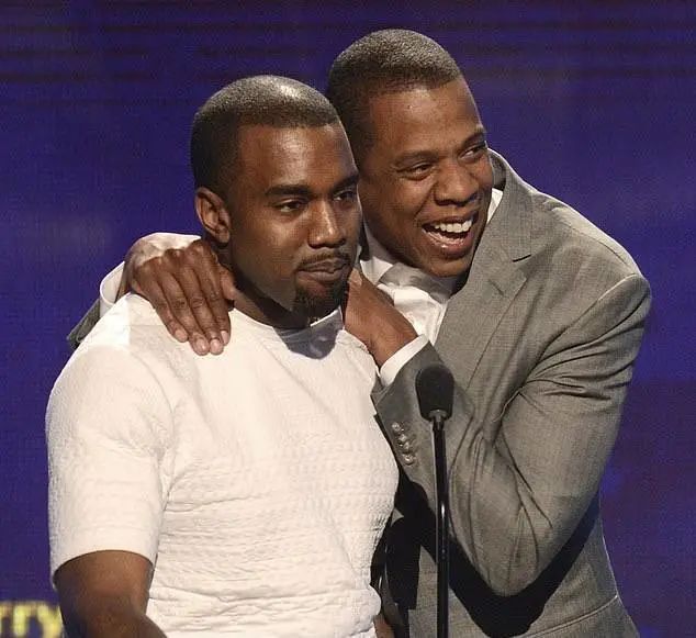 Kanye West 搞事之王又来了!侃爷正式申请改名!网友:姓氏都不要了!? Kanye West 搞事之王又来了!侃爷正式申请改名!网友:姓氏都不要了!?