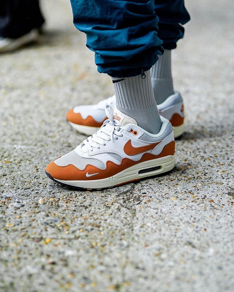 Patta x Nike,Air Max 1 Nike 新联名上脚照曝光!「海浪灯芯绒」你打几分? Patta x Nike,Air Max 1 Nike 新联名上脚照曝光!「海浪灯芯绒」你打几分?