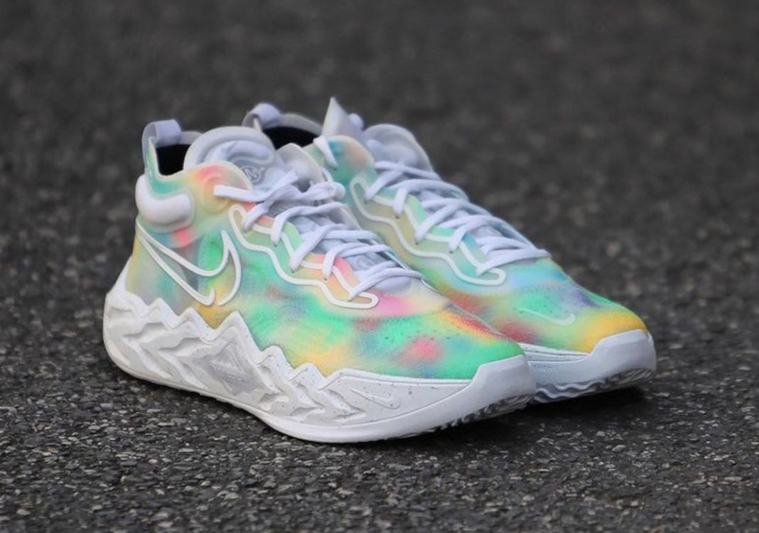 Nike,Air Zoom GT Run 炫彩全息图案!全新配色 Nike Air Zoom GT Run 实物曝光! Nike,Air Zoom GT Run 炫彩全息图案!全新配色 Nike Air Zoom GT Run 实物曝光!
