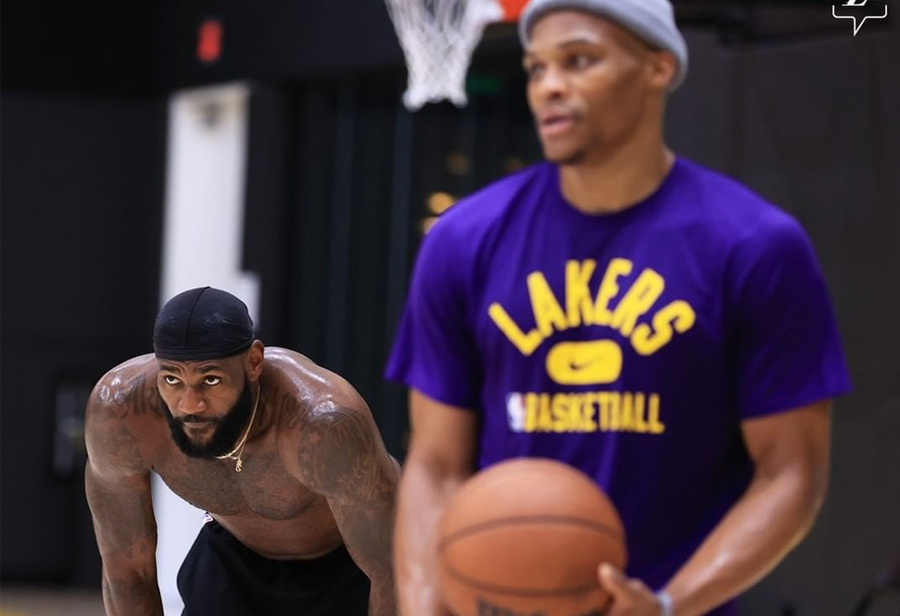 Nike,LeBron 19 十一发售?!全新黑红 LeBron 19 实物曝光! Nike,LeBron 19 十一发售?!全新黑红 LeBron 19 实物曝光!