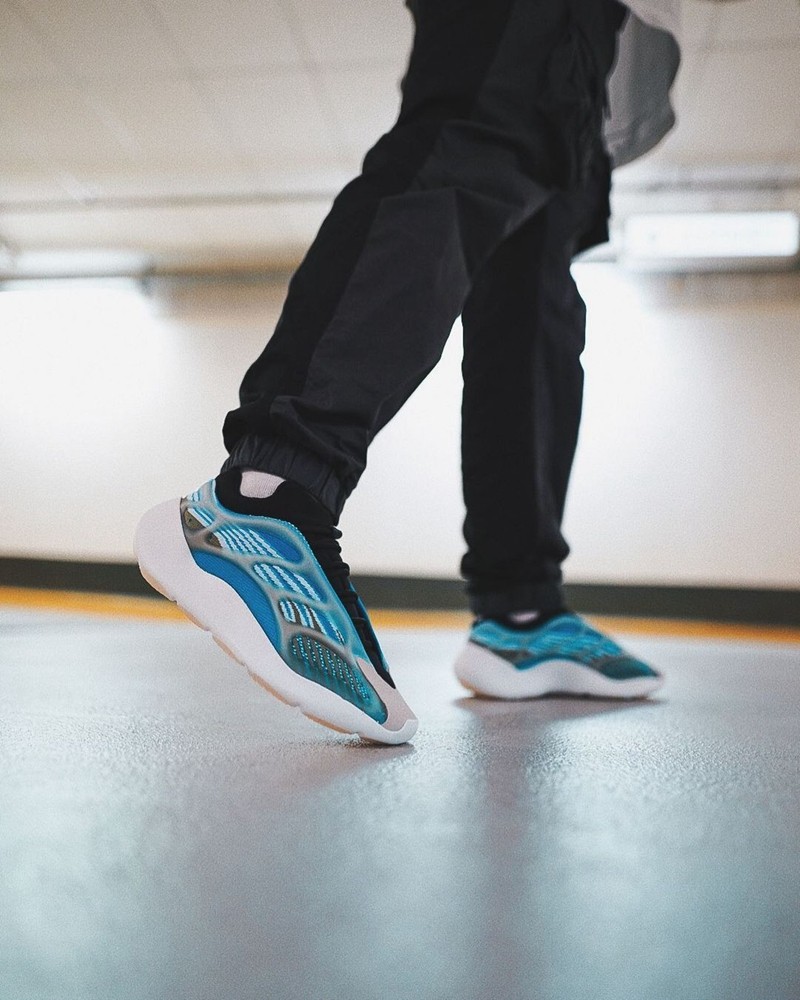 adidas,Yeezy 700 V3,Copper Fad 侃爷又玩「兵马俑」配色?!全新 Yeezy 700 V3 实物首次曝光! adidas,Yeezy 700 V3,Copper Fad 侃爷又玩「兵马俑」配色?!全新 Yeezy 700 V3 实物首次曝光!