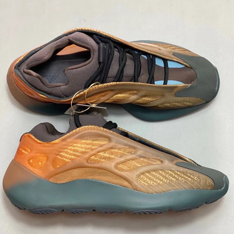 Yeezy 700 V3,Copper Fade 金光闪闪的华丽质感!「兵马俑」Yeezy 700 V3 最新实物释出! Yeezy 700 V3,Copper Fade 金光闪闪的华丽质感!「兵马俑」Yeezy 700 V3 最新实物释出!