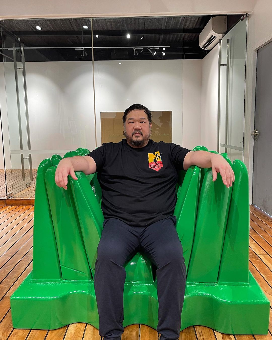 Big Boy Cheng,人物 Nike 头号 “脑残粉”!全网最快集齐 50 双 OW x Dunk!网友:人傻钱多! Big Boy Cheng,人物 Nike 头号 “脑残粉”!全网最快集齐 50 双 OW x Dunk!网友:人傻钱多!