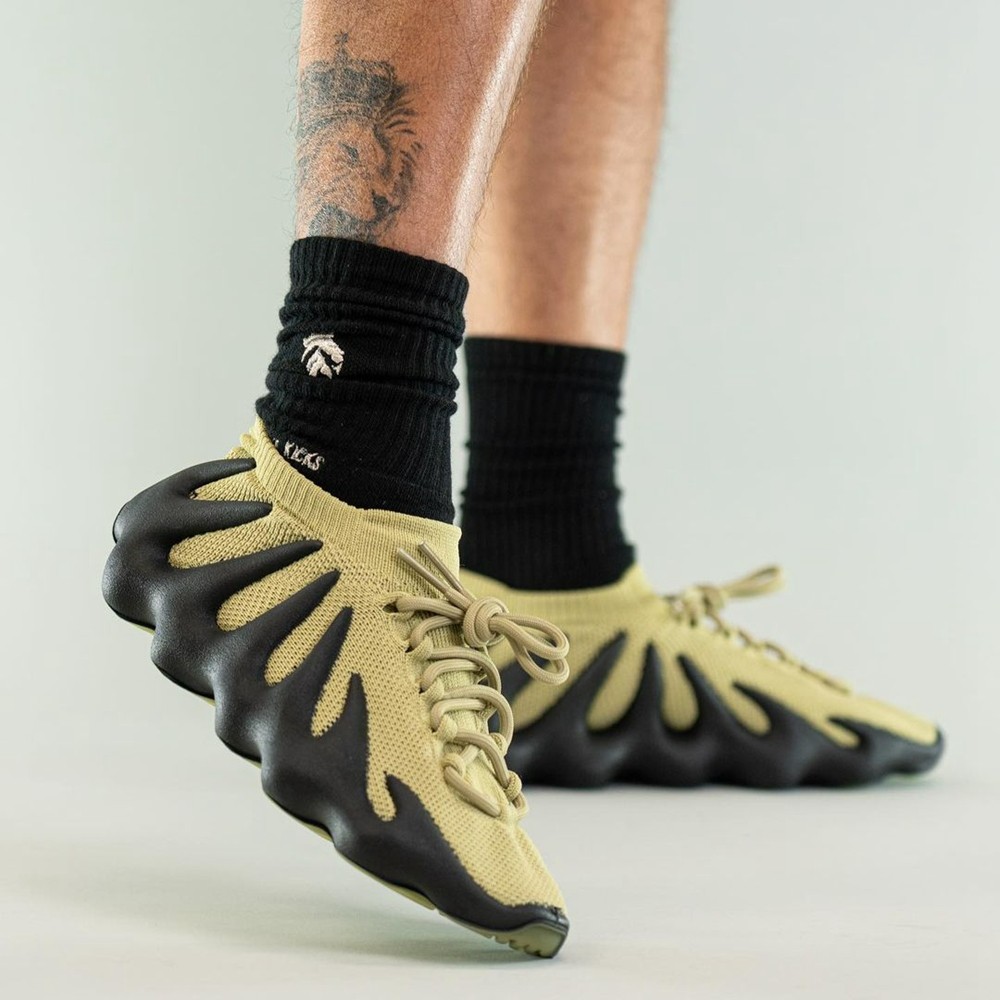 adidas,Yeezy 450,Black Resin 「小笼包」Yeezy 450 新配色实物曝光!网友:这颜值爱不动啊… adidas,Yeezy 450,Black Resin 「小笼包」Yeezy 450 新配色实物曝光!网友:这颜值爱不动啊…