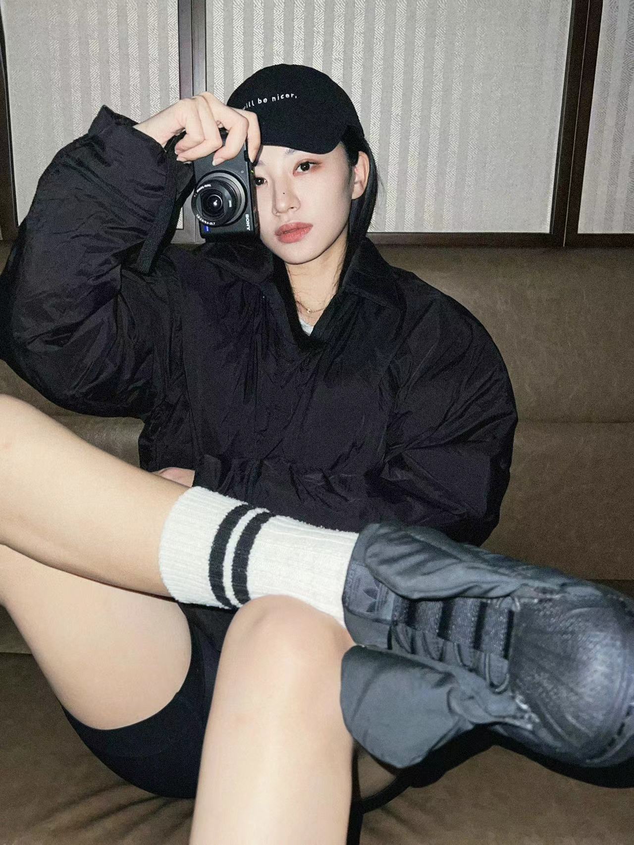 adidas,superstar,发售 哈哈哈!天太冷,阿迪给鞋都穿上棉袄了!小姐姐露腿穿真白啊! adidas,superstar,发售 哈哈哈!天太冷,阿迪给鞋都穿上棉袄了!小姐姐露腿穿真白啊!