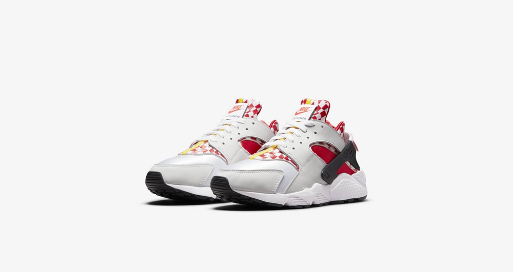Nike,Air Huarache,L.F.C 发售日期确定!利物浦配色 Nike Air Huarache 官图曝光! Nike,Air Huarache,L.F.C 发售日期确定!利物浦配色 Nike Air Huarache 官图曝光!