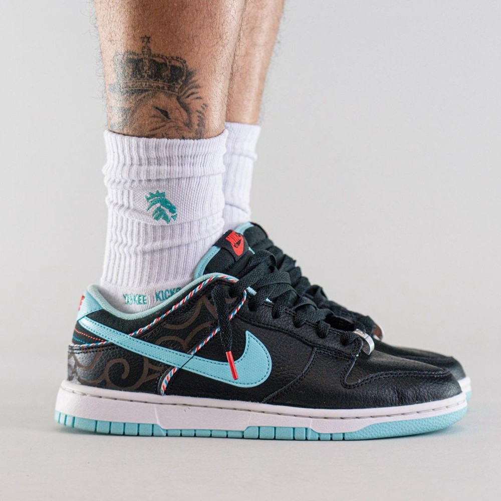 Nike Dunk Low,Barber Shop,DH76 祥云暗纹加持!全新配色 Dunk Low 实物上脚曝光! Nike Dunk Low,Barber Shop,DH76 祥云暗纹加持!全新配色 Dunk Low 实物上脚曝光!