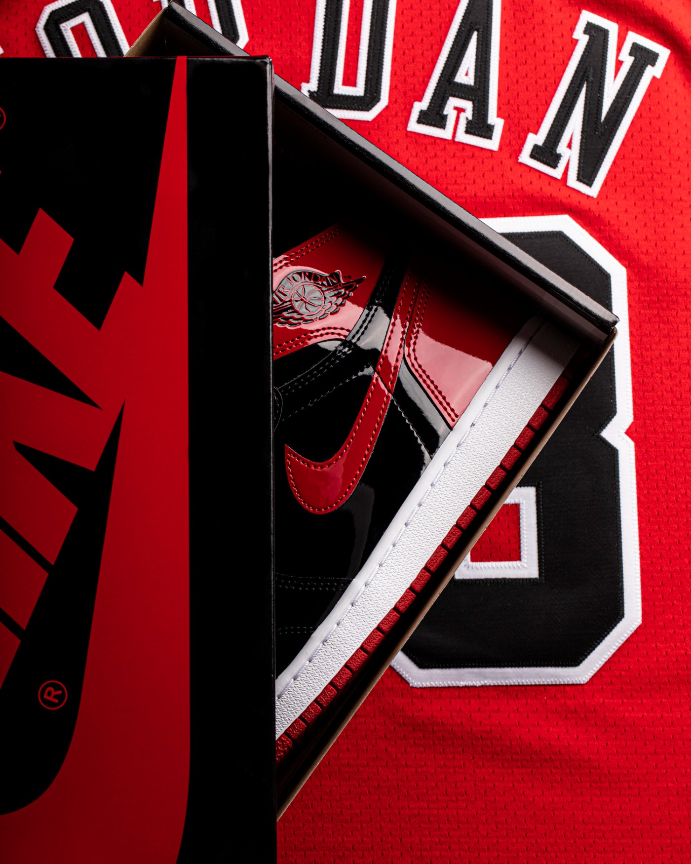 AJ1,Air Jordan 1,黑红,发售 昨天突袭市价起飞!「漆皮禁穿」AJ1 提前开箱!上脚真香警告! AJ1,Air Jordan 1,黑红,发售 昨天突袭市价起飞!「漆皮禁穿」AJ1 提前开箱!上脚真香警告!