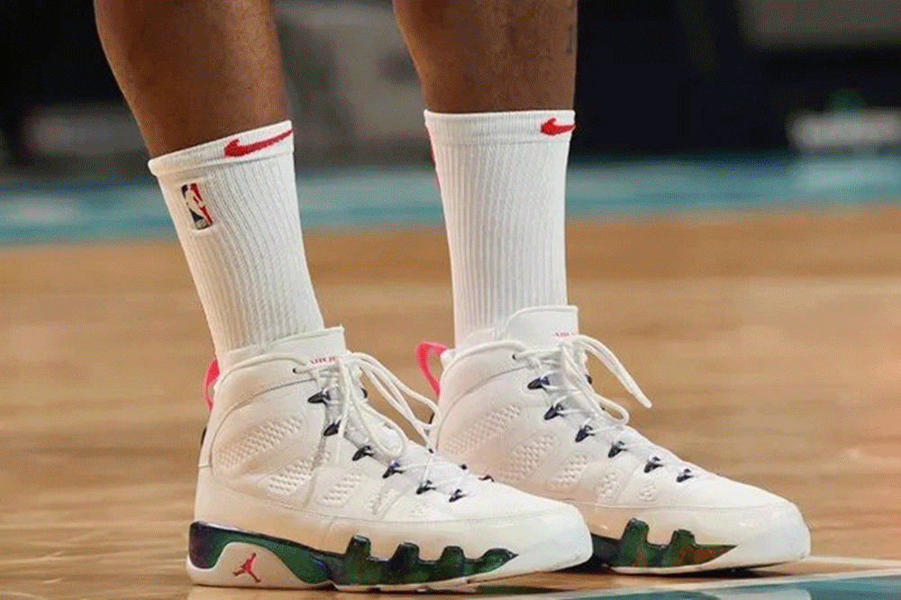 NBA,詹姆斯,德罗赞,东契奇,库里,UA,Nike,Air 市价 20W 的阿姆 AJ4 惊现 NBA 赛场!网友:不愧是他! NBA,詹姆斯,德罗赞,东契奇,库里,UA,Nike,Air 市价 20W 的阿姆 AJ4 惊现 NBA 赛场!网友:不愧是他!