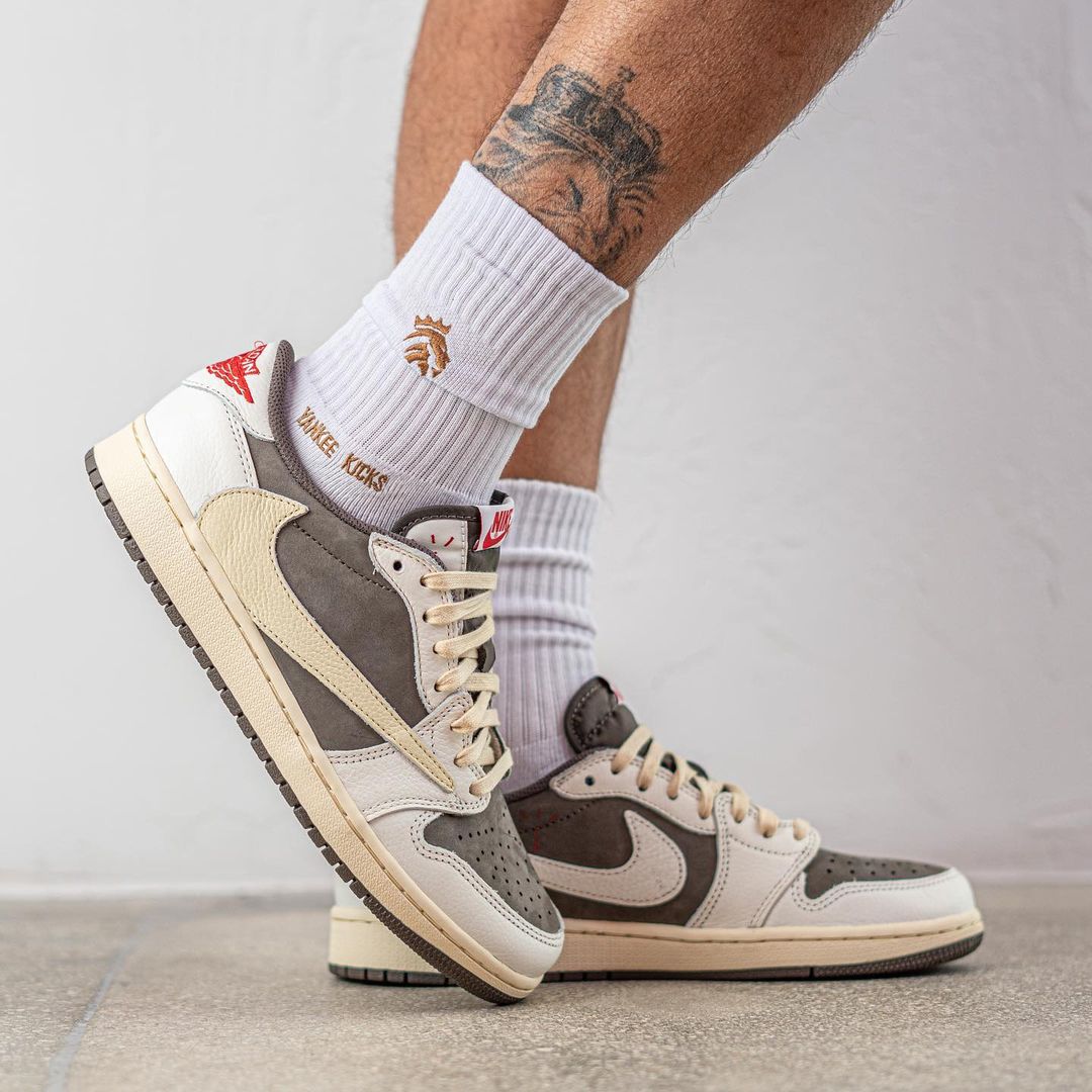 Travis Scott,AJ1,Air Jordan 1 反转摩卡倒钩 TS x AJ1 上脚确实帅!明年还能发售吗? Travis Scott,AJ1,Air Jordan 1 反转摩卡倒钩 TS x AJ1 上脚确实帅!明年还能发售吗?
