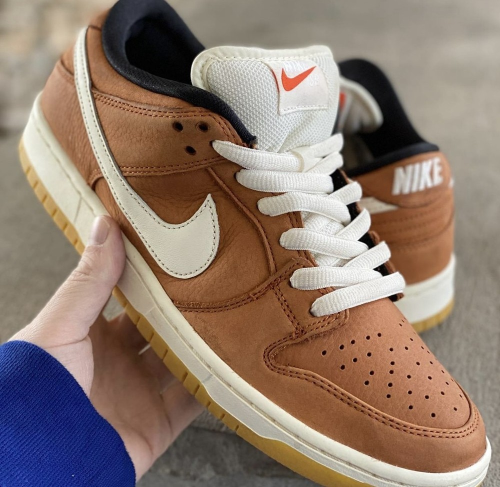 Nike,SB Dunk Low,Dark Russet,D Nike 把篮球做成鞋了!?新配色 SB Dunk Low 实物曝光! Nike,SB Dunk Low,Dark Russet,D Nike 把篮球做成鞋了!?新配色 SB Dunk Low 实物曝光!