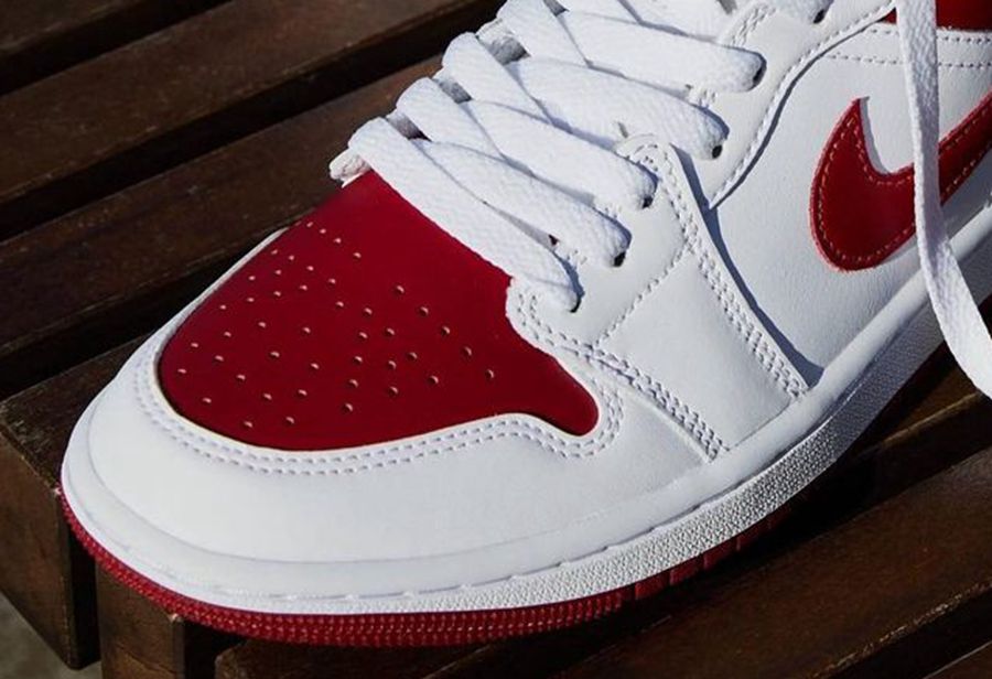 Nike,Air Jordan 1 Mid,Pomegran 经典白红装扮!全新 Air Jordan 1 酷似芝加哥! Nike,Air Jordan 1 Mid,Pomegran 经典白红装扮!全新 Air Jordan 1 酷似芝加哥!