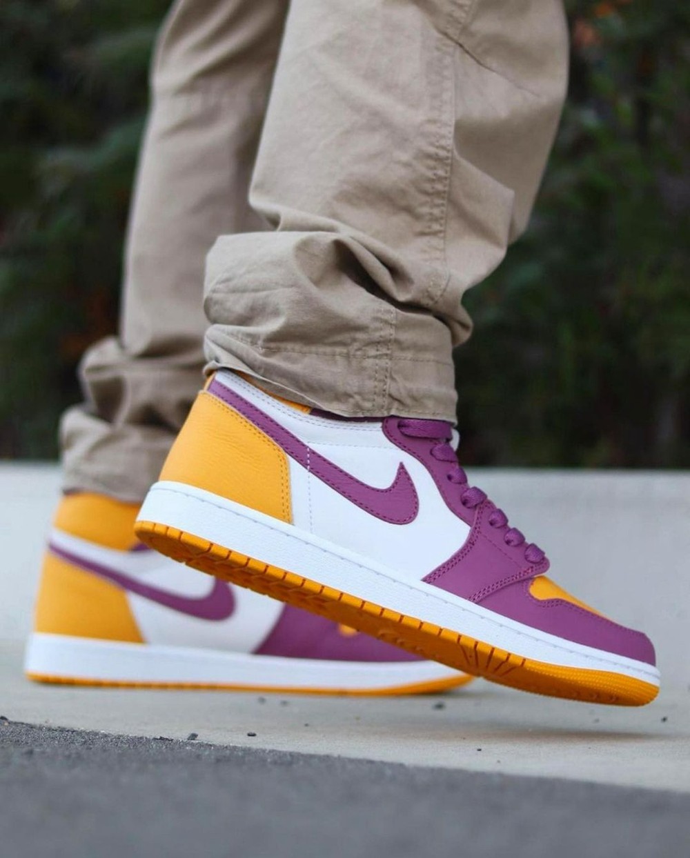 Air Jordan 1 High OG,Brotherho 实物上脚首次曝光!全新「兄弟会」AJ1 颜值你打几分? Air Jordan 1 High OG,Brotherho 实物上脚首次曝光!全新「兄弟会」AJ1 颜值你打几分?