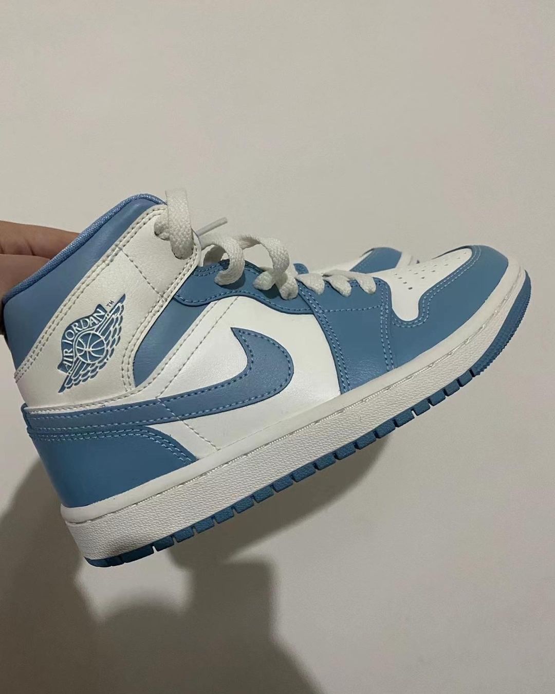 AJ,AJ1,Mid,北卡 北卡 + 蓝红!两款全新配色 AJ1 实物曝光!但是... AJ,AJ1,Mid,北卡 北卡 + 蓝红!两款全新配色 AJ1 实物曝光!但是...