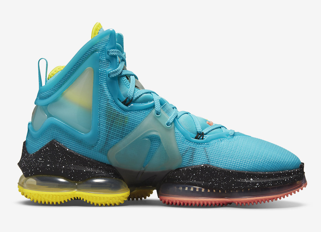 Nike,LeBron 19,发售 致敬经典泼墨设计!全新配色 LeBron 19 官图曝光! Nike,LeBron 19,发售 致敬经典泼墨设计!全新配色 LeBron 19 官图曝光!