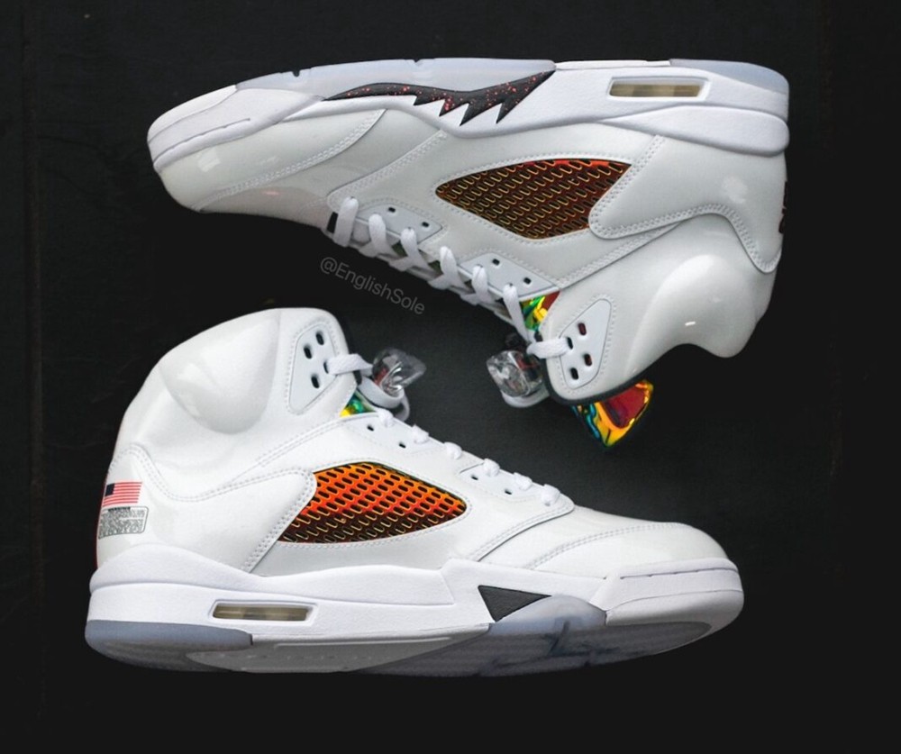 Nike,Air Jordan 5,“NFL Helmet” 限量 19 双?镜面反光 Air Jordan 5 实物图曝光! Nike,Air Jordan 5,“NFL Helmet” 限量 19 双?镜面反光 Air Jordan 5 实物图曝光!