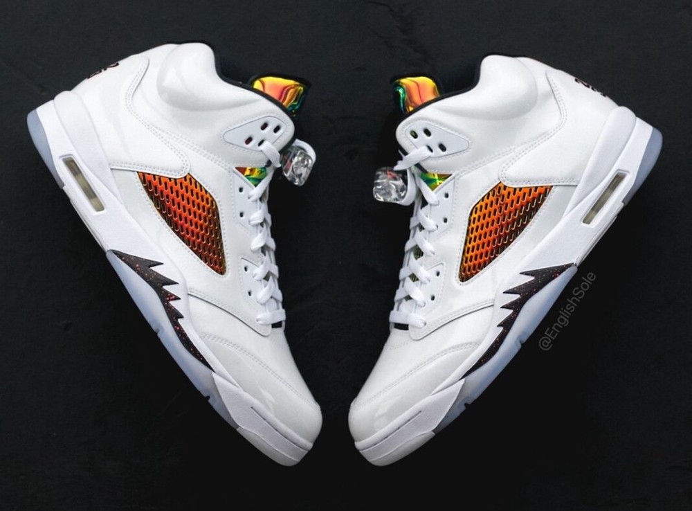 Nike,Air Jordan 5,“NFL Helmet” 限量 19 双?镜面反光 Air Jordan 5 实物图曝光! Nike,Air Jordan 5,“NFL Helmet” 限量 19 双?镜面反光 Air Jordan 5 实物图曝光!